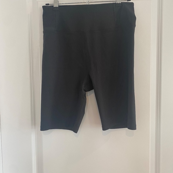 Girlfriend Collective Rib Short Black L - Picture 2 of 3